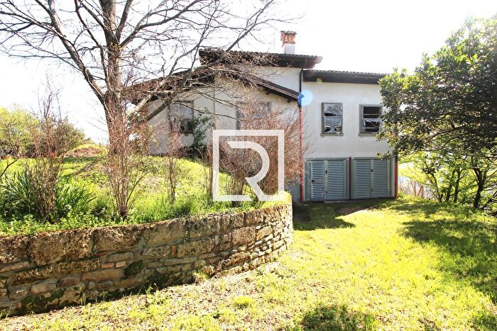 Casa quadrilocale in vendita in Dovadola