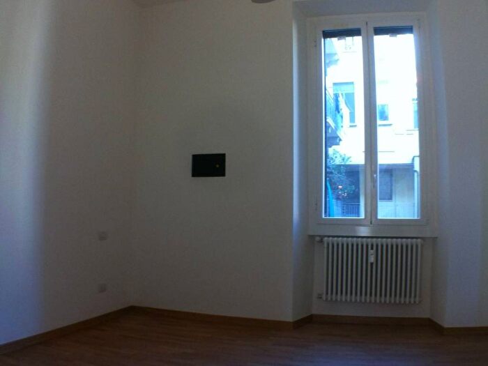 Appartamento trilocale in affitto in Viale Piceno, Plebisciti Susa, Milano