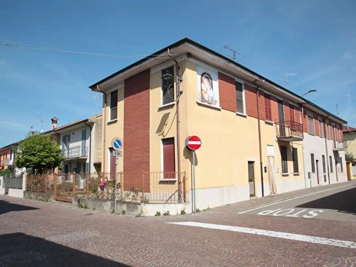 Casa quadrilocale in vendita in Bubbiano