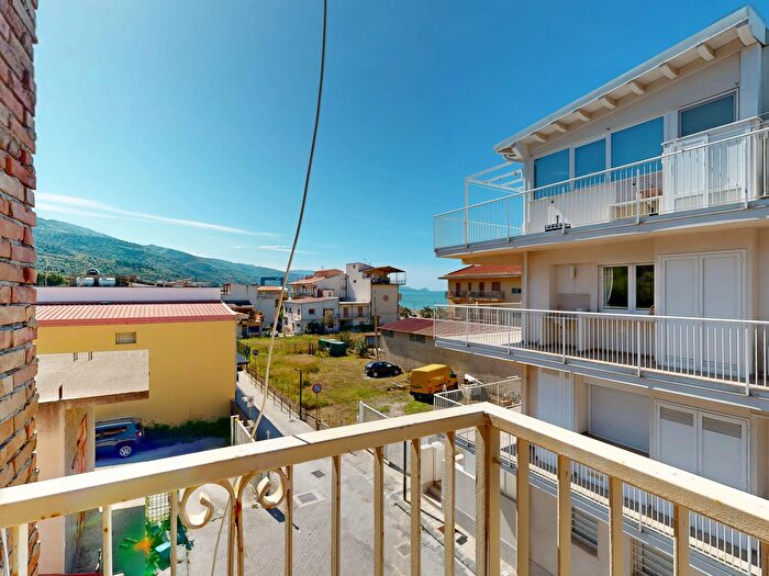 Appartamento trilocale in vendita in Via Giovanni Verga, Reitano