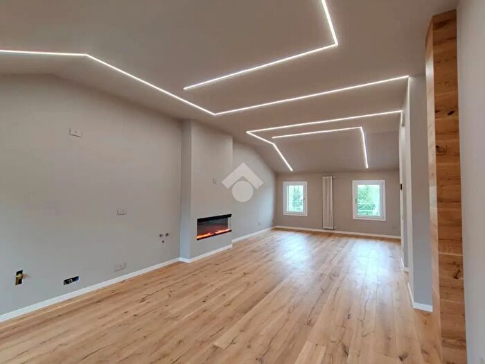 Appartamento quadrilocale in vendita in Via Asseggiano, Spinea