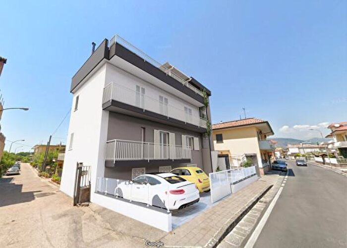 Casa quadrilocale in vendita in Via Bari, Nola