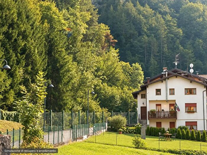 Appartamento quadrilocale in vendita in Via FLli Bronzetti, Bondone