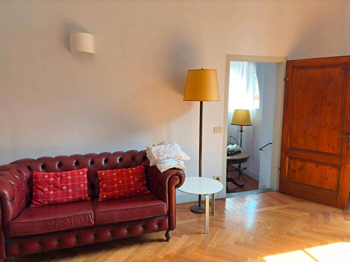 Appartamento quadrilocale in affitto in Borgo degli Albizi, Duomo, Firenze
