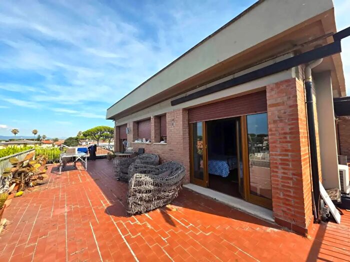 Appartamento quadrilocale in vendita in Massa