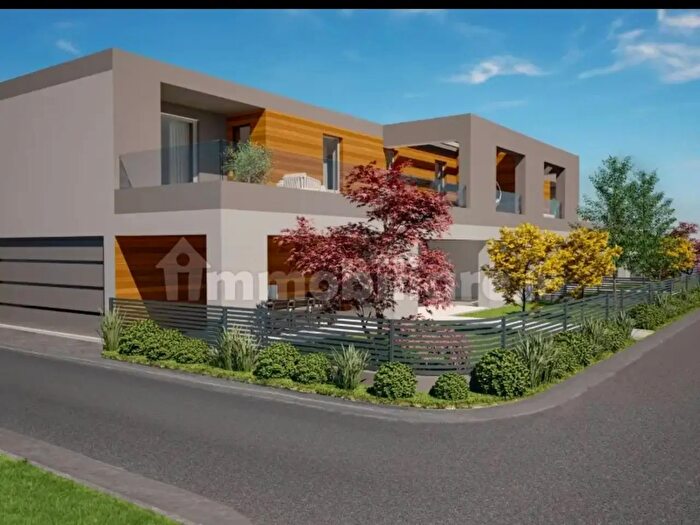 Casa quadrilocale in vendita in Via Foscolo, Selvazzano Dentro
