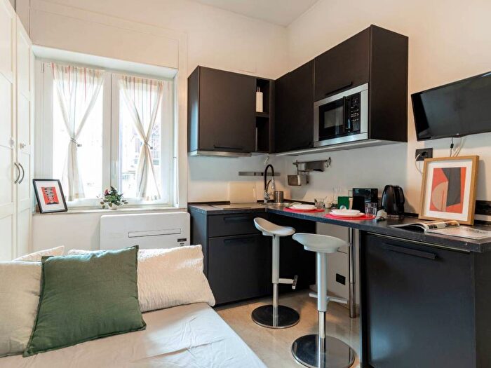 Appartamento monolocale in affitto in Via Tolentino, Cenisio, Milano