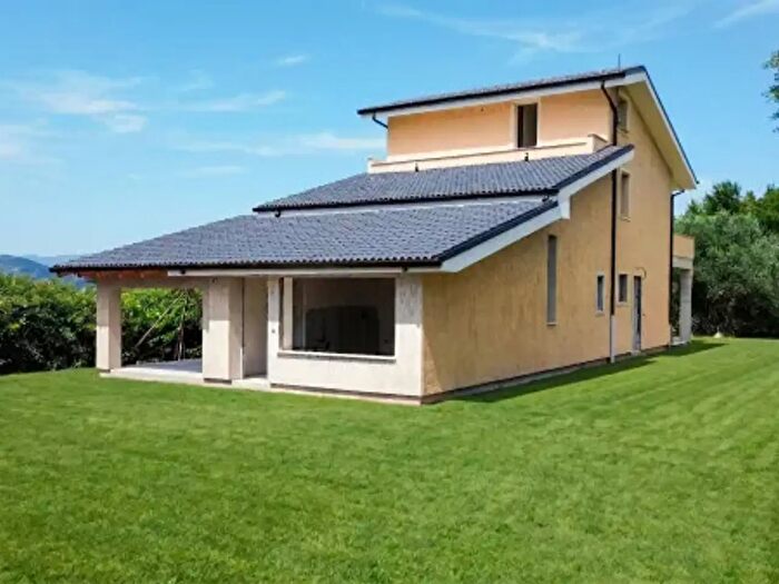 Casa quadrilocale in vendita in Via Colle Mainello, Zagarolo