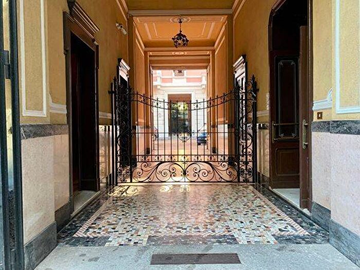 Appartamento quadrilocale in affitto in Via Antonio Tantardini, Corso San Gottardo, Milano