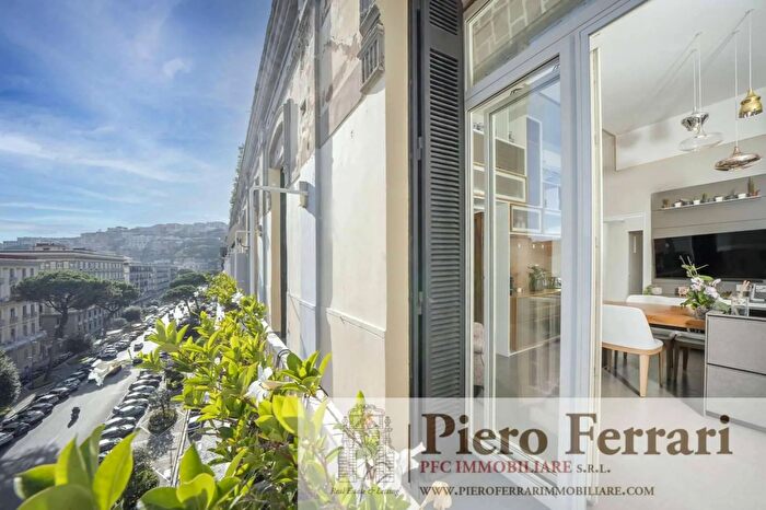 Appartamento con 6 locali in vendita in Viale Gramsci Napoli, Napoli