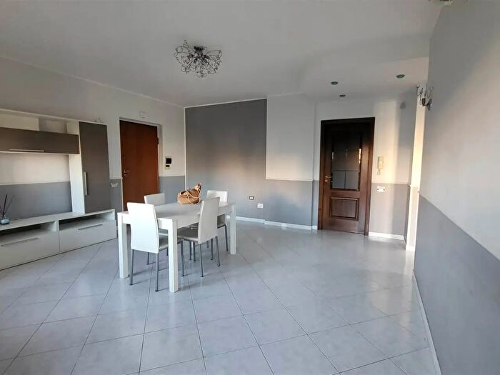 Appartamento con 5 locali in affitto in Via Salerni, Montalto Uffugo