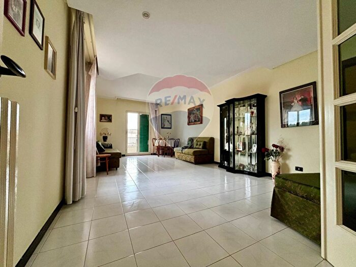 Appartamento con 6 locali in vendita in Via Madonna delle Grazie, Giarratana