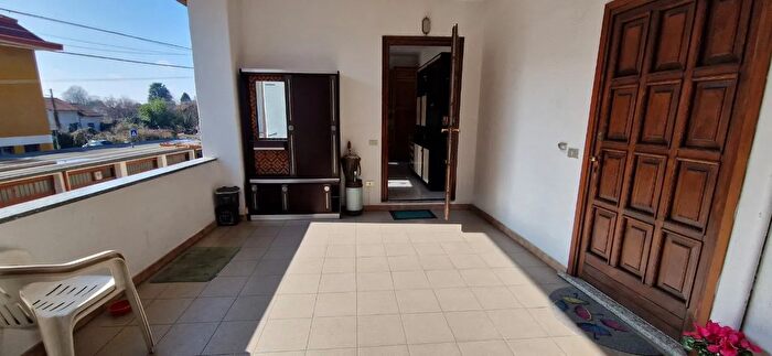 Appartamento trilocale in vendita in Via Pasubio, Venegono Superiore