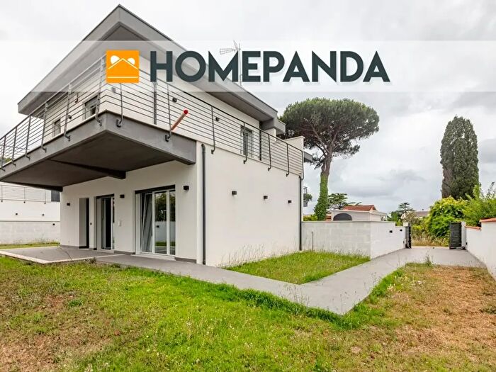 Casa trilocale in vendita in Viale dei Ciclamini, Anzio