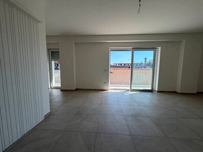 Appartamento quadrilocale in vendita in Via Roma, Teverola