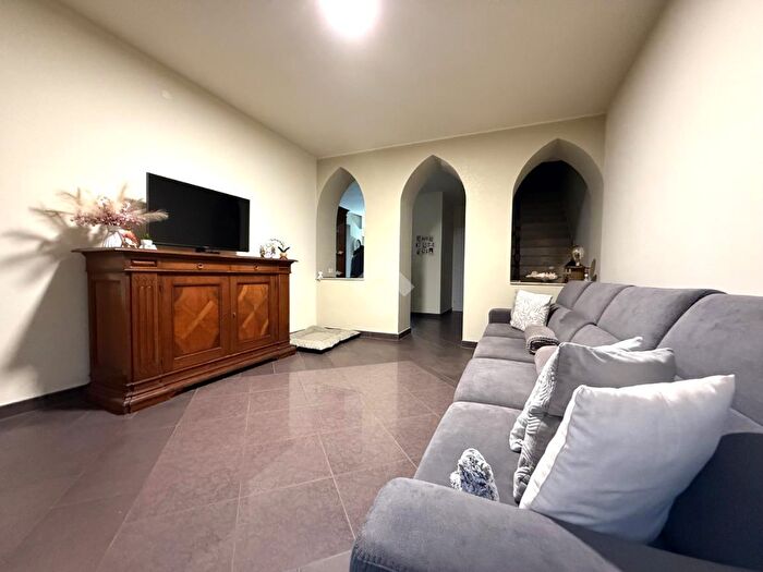 Casa con 5 locali in vendita in Via G Canevari, Trigolo