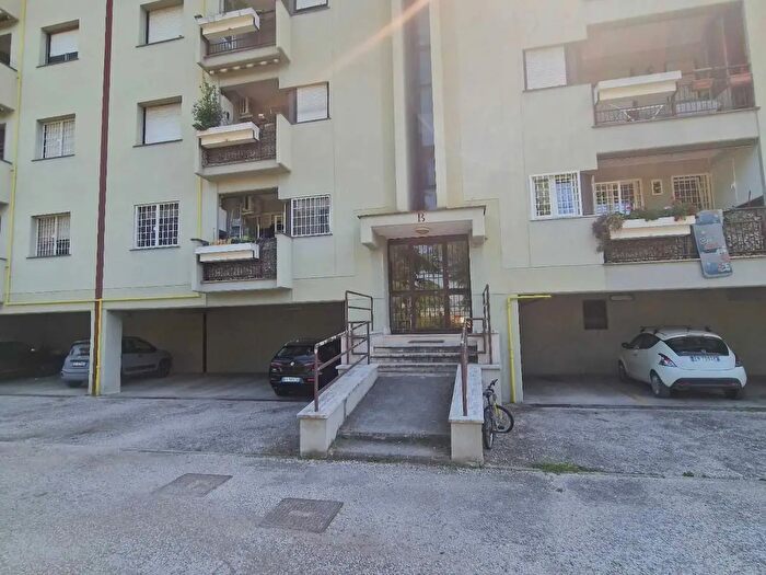 Appartamento trilocale in vendita in Via Agostino Mitelli, Roma