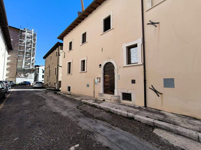 Appartamento quadrilocale in affitto in Via San Domenico, Duomo Fontana Luminosa, L'Aquila