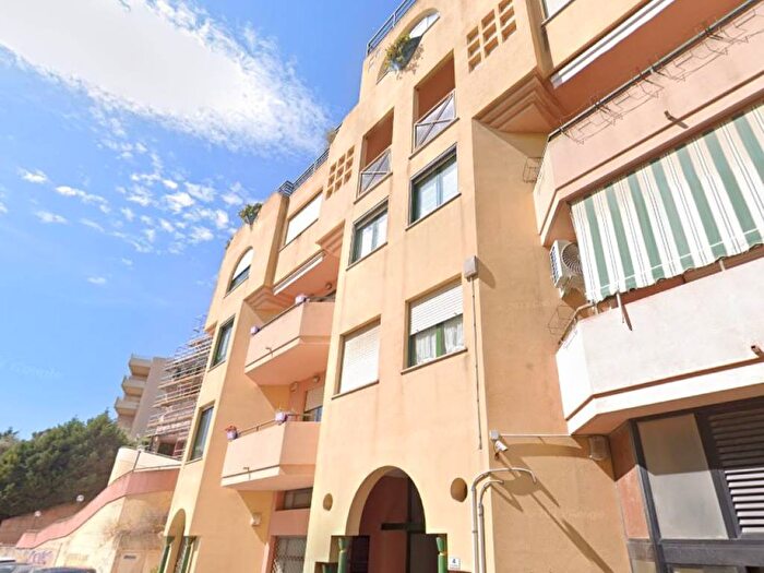 Appartamento con 6 locali in vendita in Via Tuvumannu, Is Mirrionis, Cagliari