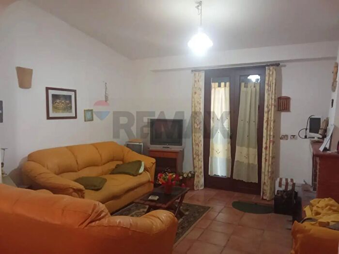 Casa con 7 locali in vendita in Niscemi