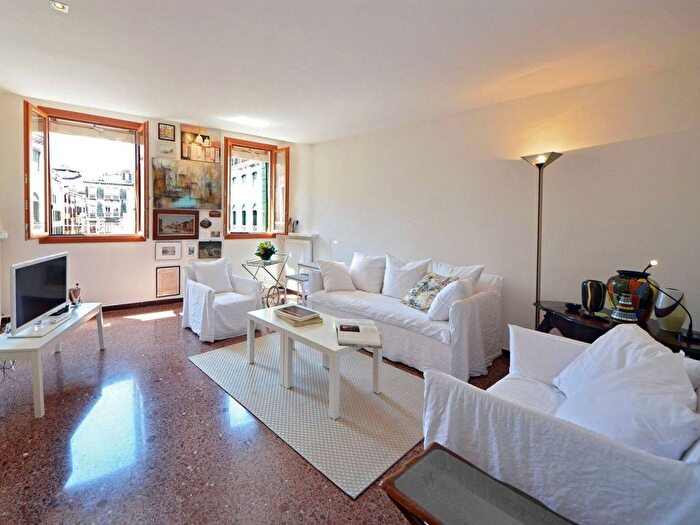 Appartamento con 5 locali in affitto in San Marco, Venezia