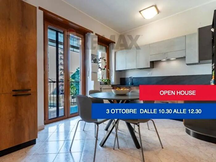 Appartamento trilocale in vendita in Via Breglio, Torino