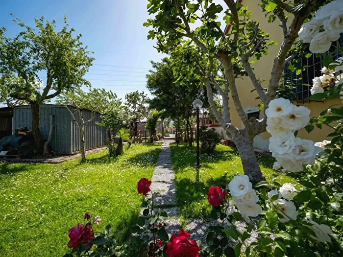 Casa quadrilocale in vendita in Via Ruggero Bardazzi, Signa