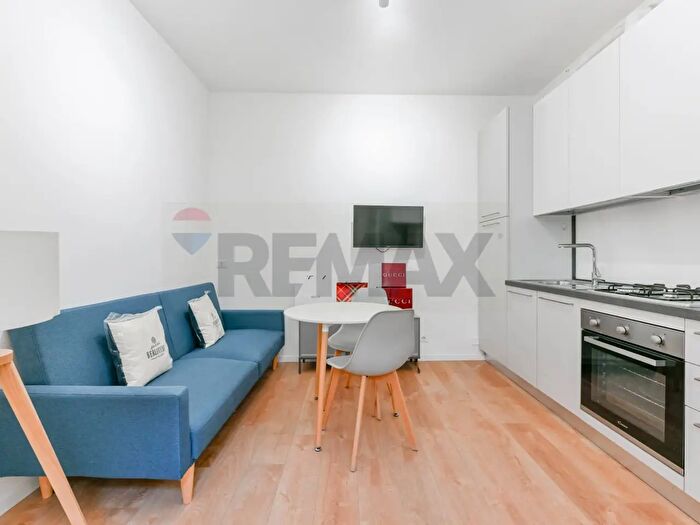 Appartamento bilocale in affitto in Via Medici, Milano