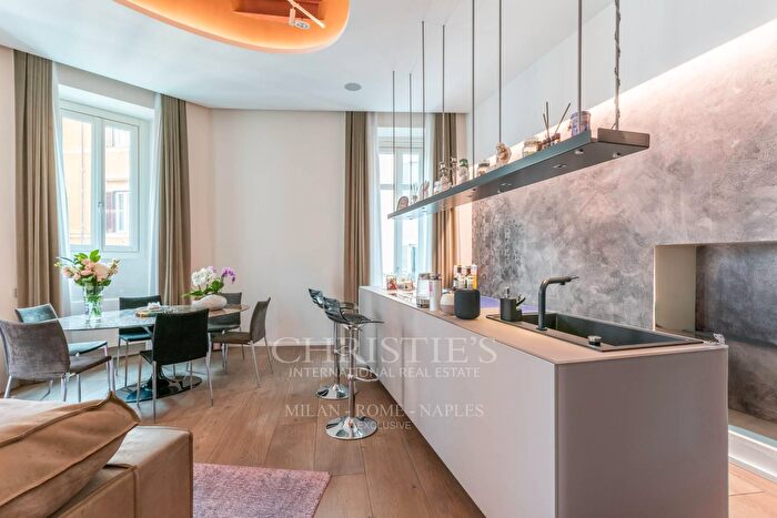 Appartamento con 5 locali in vendita in Via della Scrofa, Roma