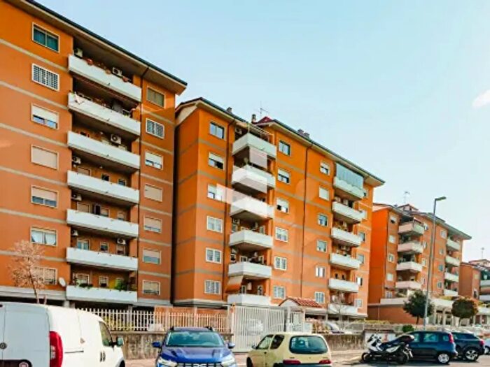 Appartamento quadrilocale in vendita in Roma