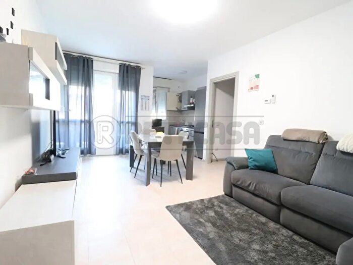 Appartamento trilocale in vendita in Via per Stellata, Bondeno