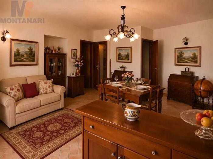 Casa quadrilocale in vendita in Via dei Frantoi, Foligno