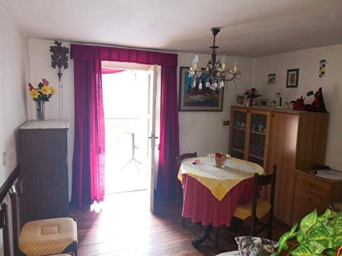 Casa con 5 locali in vendita in Cevo