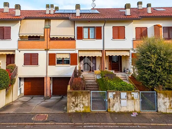 Casa con 5 locali in vendita in Via Picasso, SantIlario DEnza