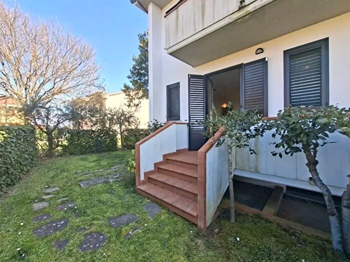 Casa con 9 locali in vendita in Laterina Pergine Valdarno