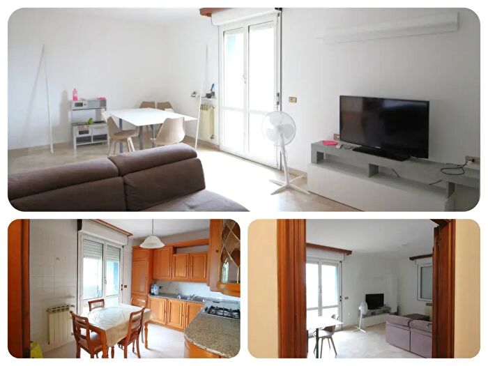 Appartamento con 5 locali in vendita in Via Enrico Fermi, Genova