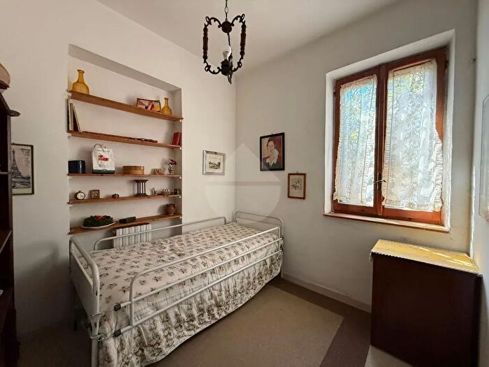 Casa con 5 locali in vendita in Roma