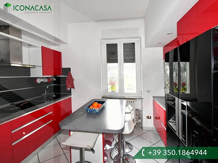 Appartamento trilocale in vendita in Via Sardegna, Legnano