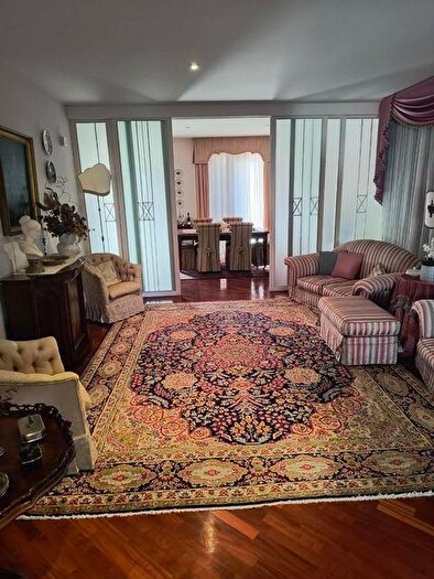 Casa con 13 locali in vendita in Pisa