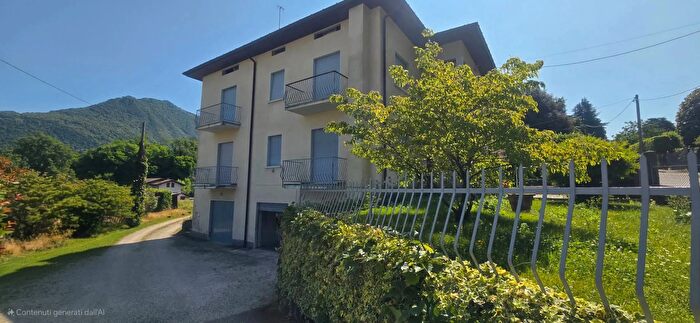 Appartamento quadrilocale in vendita in Via Bellorini, Laveno Mombello