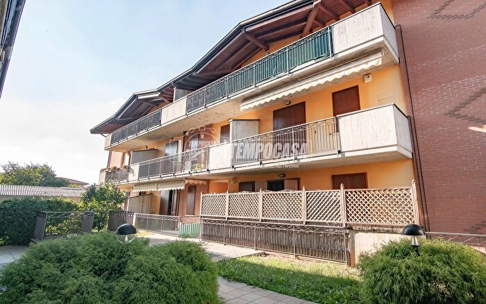 Appartamento trilocale in vendita in Via Udine, Fara Gera DAdda