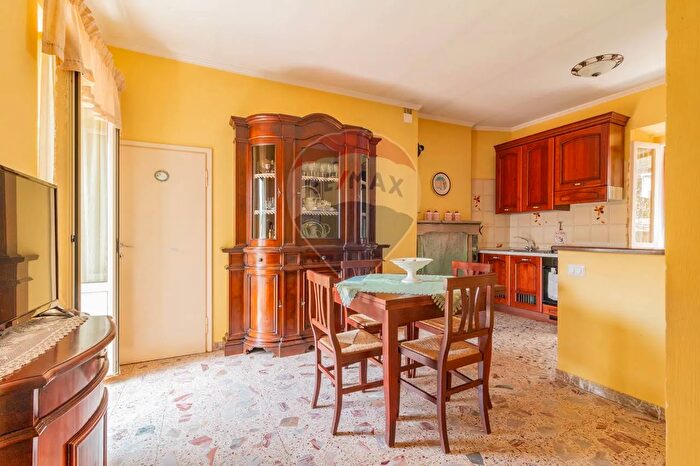 Appartamento bilocale in vendita in Via Montebello, Ischia Di Castro