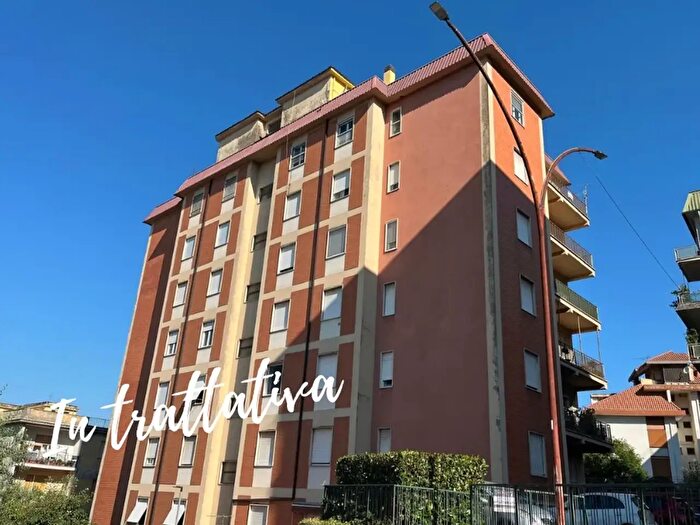 Appartamento con 8 locali in vendita in Via Ciavattino, Anagni