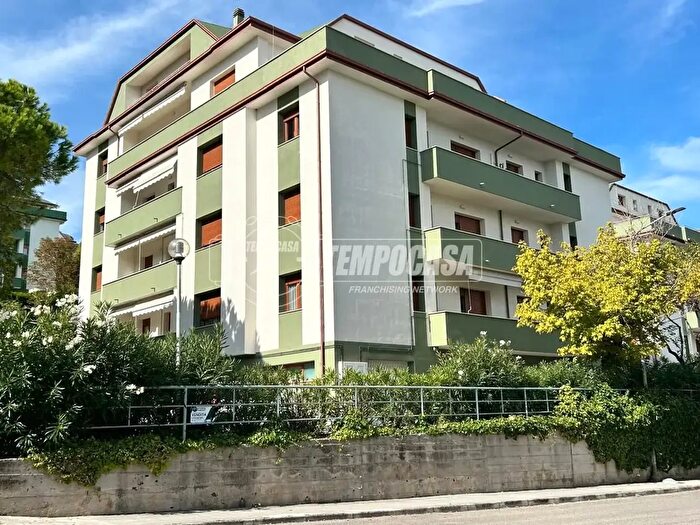 Appartamento trilocale in vendita in Via Galileo Galilei, Falconara Marittima