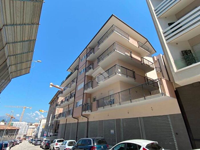 Appartamento trilocale in affitto in Via camponeschi, Duomo Fontana Luminosa, L'Aquila
