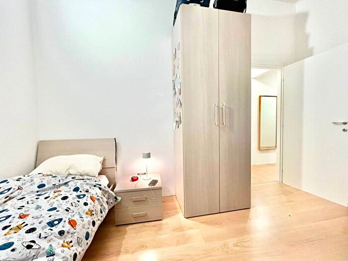 Appartamento trilocale in affitto in Via Carlo e Giani Stuparich, Largo Barriera Ospedale Maggiore, Trieste