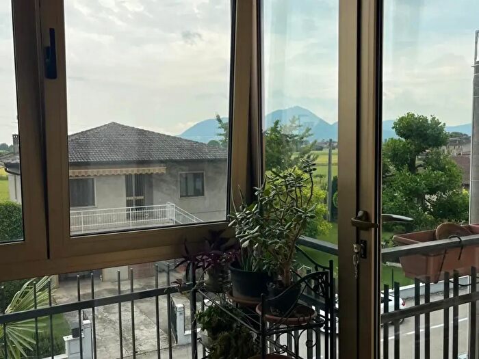 Casa quadrilocale in vendita in Via Luigi Einaudi, Barbarano Mossano