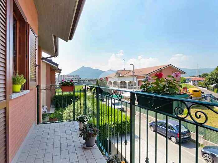 Appartamento trilocale in vendita in Via Mombello, Pianezza