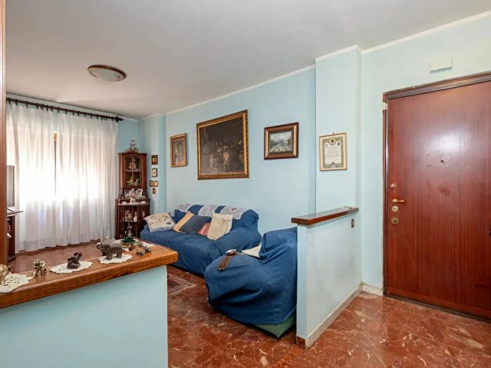 Appartamento trilocale in vendita in Via Colfelice, Roma