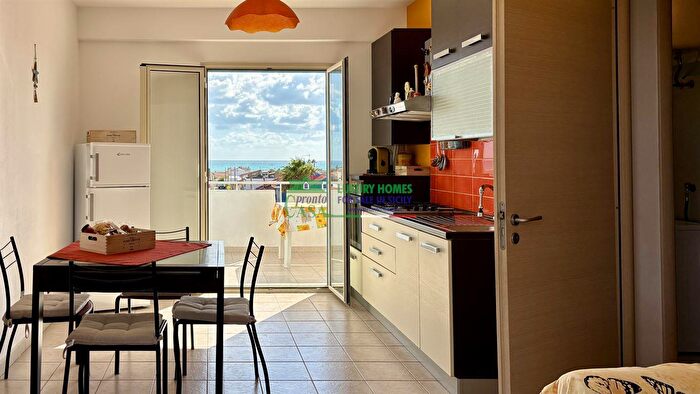 Appartamento trilocale in vendita in Via Vesuvio, Santa Croce Camerina